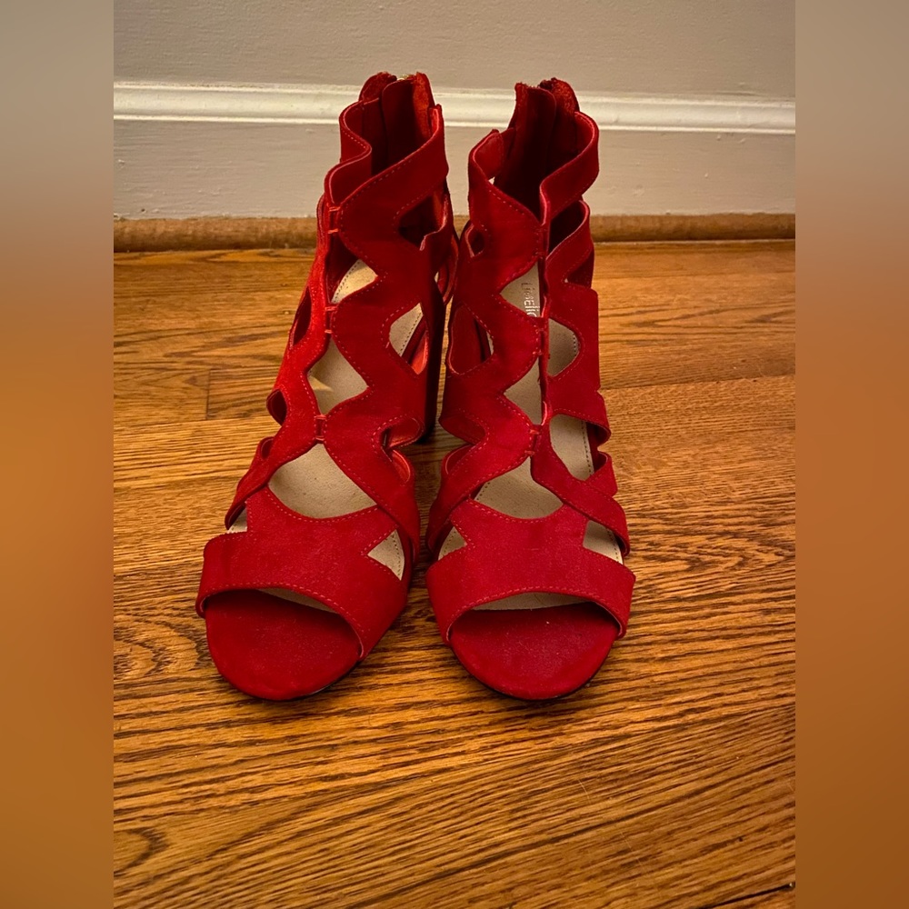 Gorgeous red heals size 8 womens